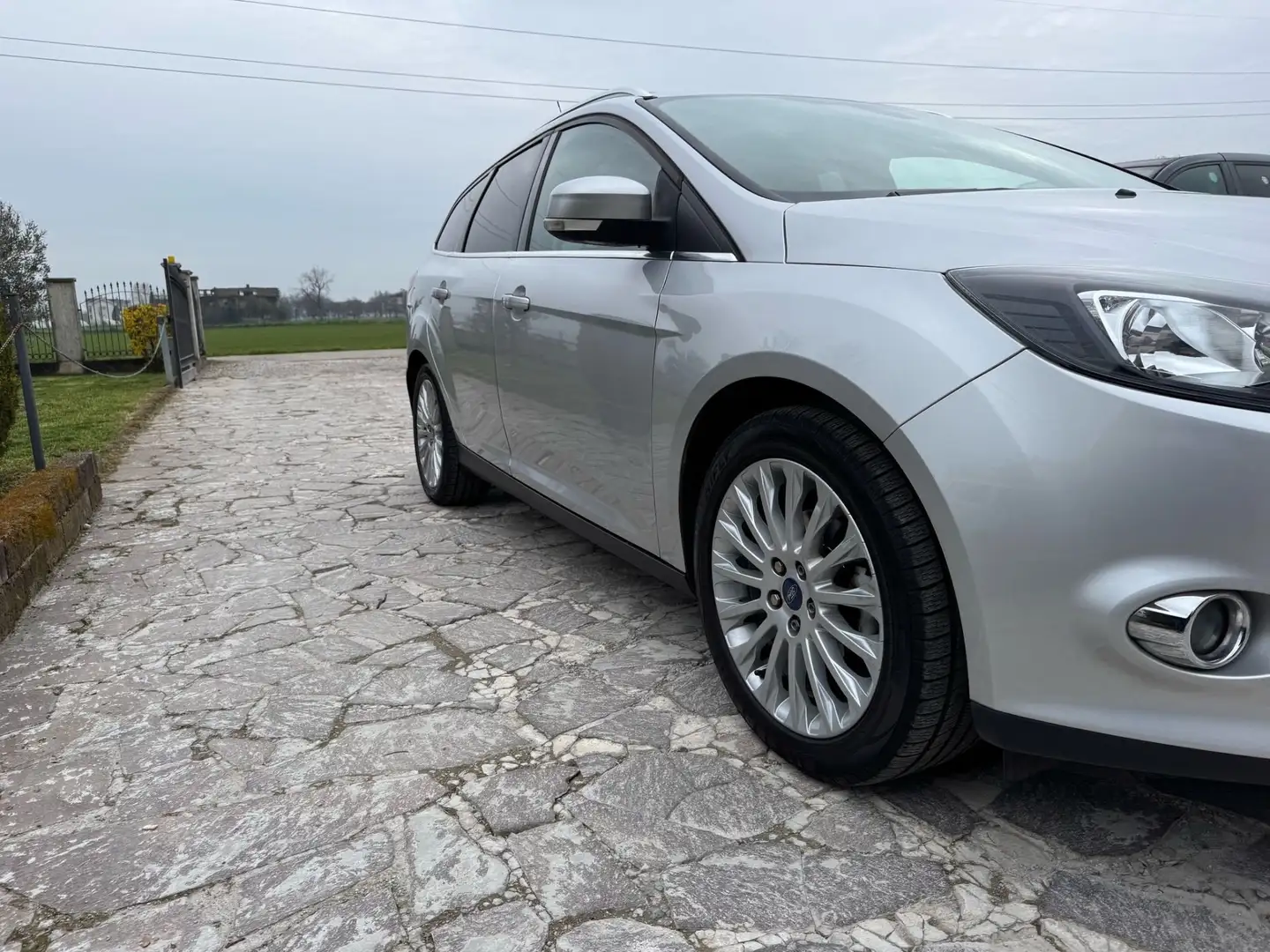 Ford Focus 1.6 125 CV SW Titanium neopatentati Grau - 2