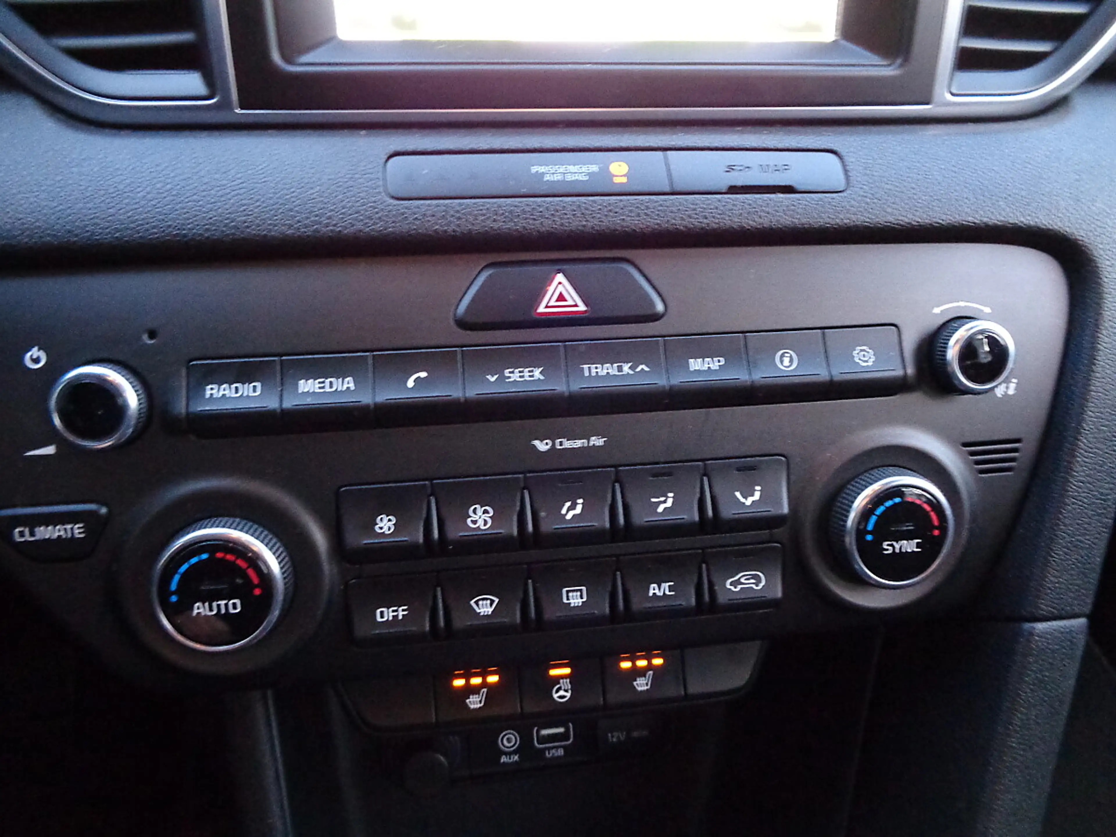 Kia Sportage 2,0 CRDI AWD Silber ALLRAD DIESEL — photo 9