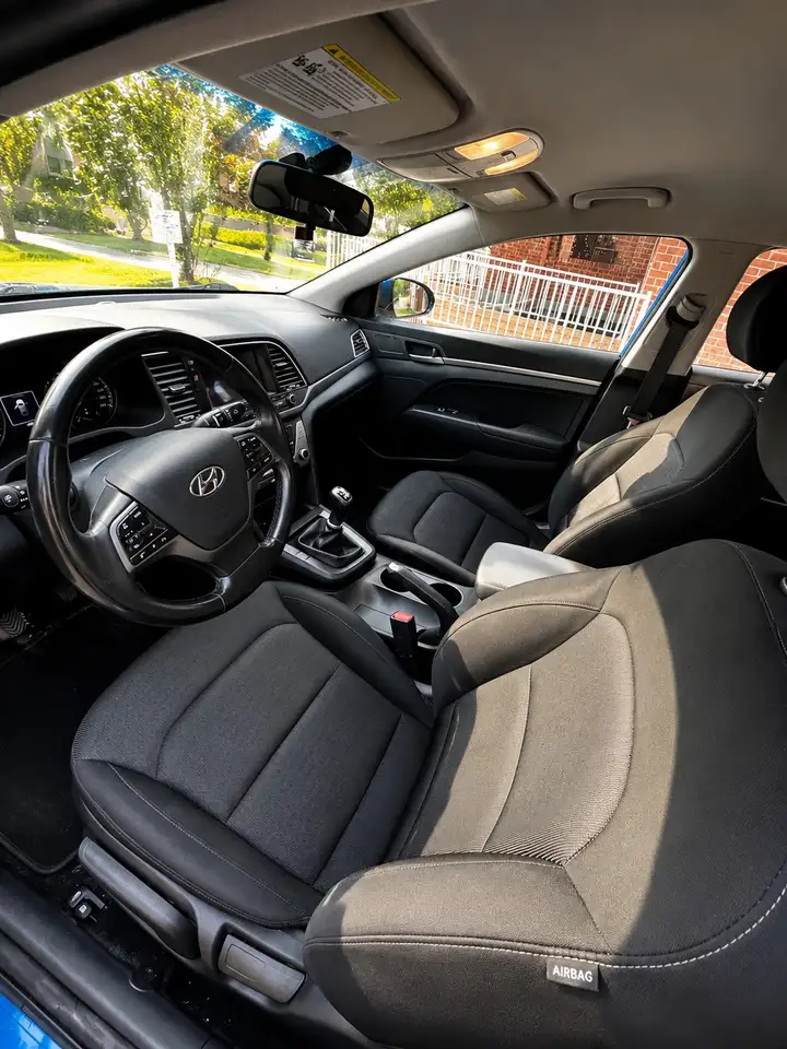 Hyundai ELANTRA снимка Hyundai ELANTRA
