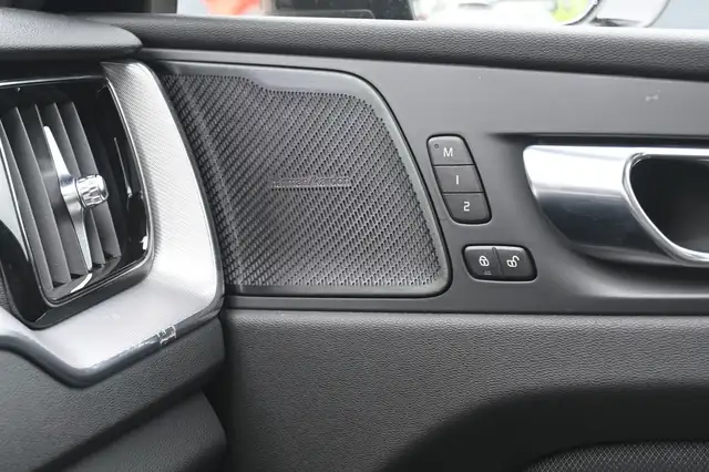 Volvo XC60 view 30