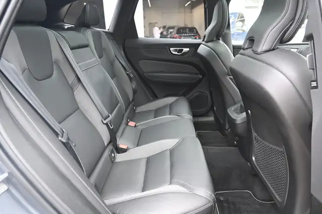 Volvo XC60 view 14