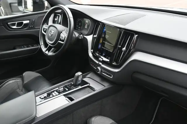 Volvo XC60 view 12