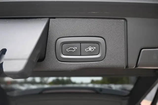 Volvo XC60 view 18