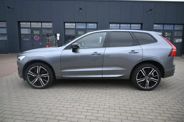 Volvo XC60 view 2
