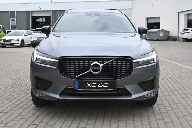 Volvo XC60 view 8