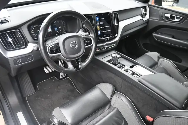 Volvo XC60 view 11