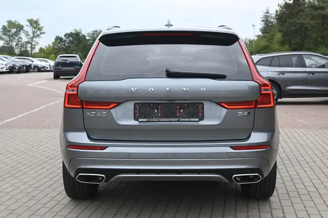 Volvo XC60 view 4