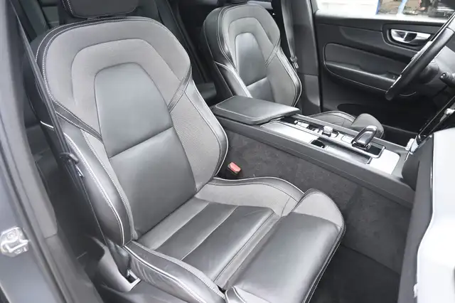 Volvo XC60 view 13