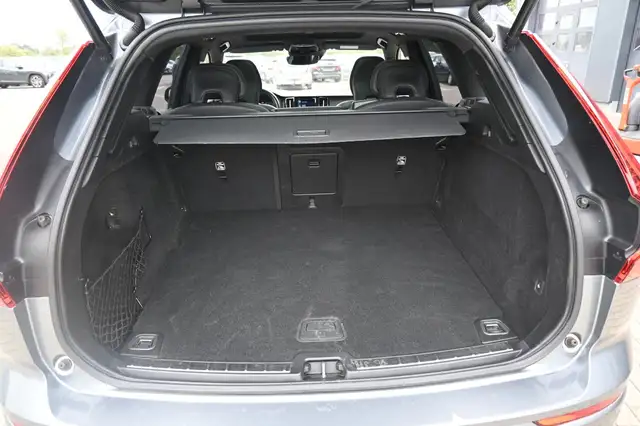 Volvo XC60 view 15