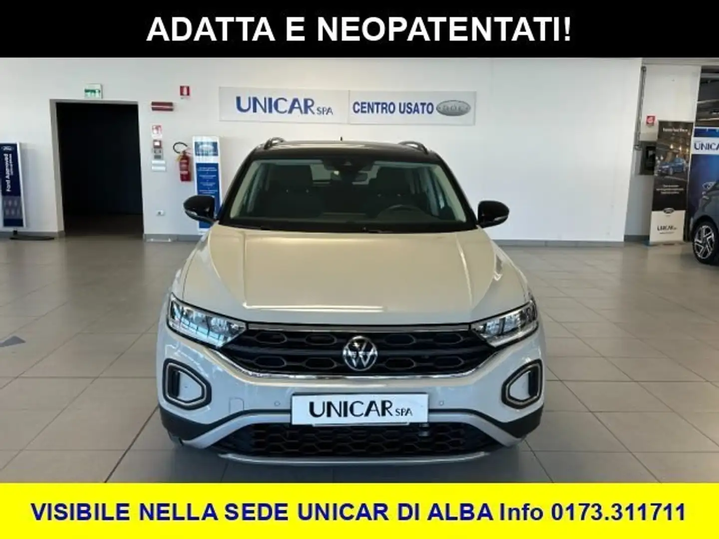 Volkswagen T-Roc 1.000 BENZINA 110 CV LIFE + ADATTA A NEOPATENTATI! Beige - 2