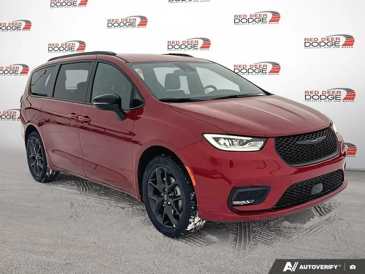Chrysler Pacifica photo Chrysler Pacifica