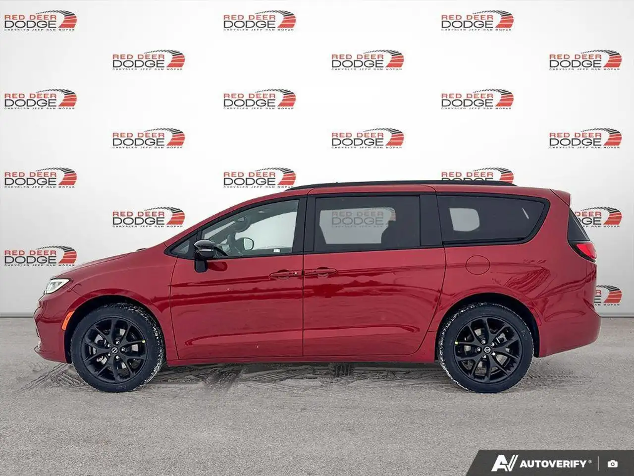 Chrysler Pacifica photo Chrysler Pacifica