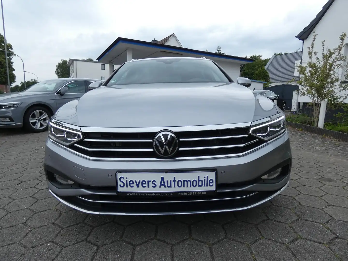Volkswagen Passat Variant Passat Highline / Style / Elegance Panoramadach AH Silber - 2