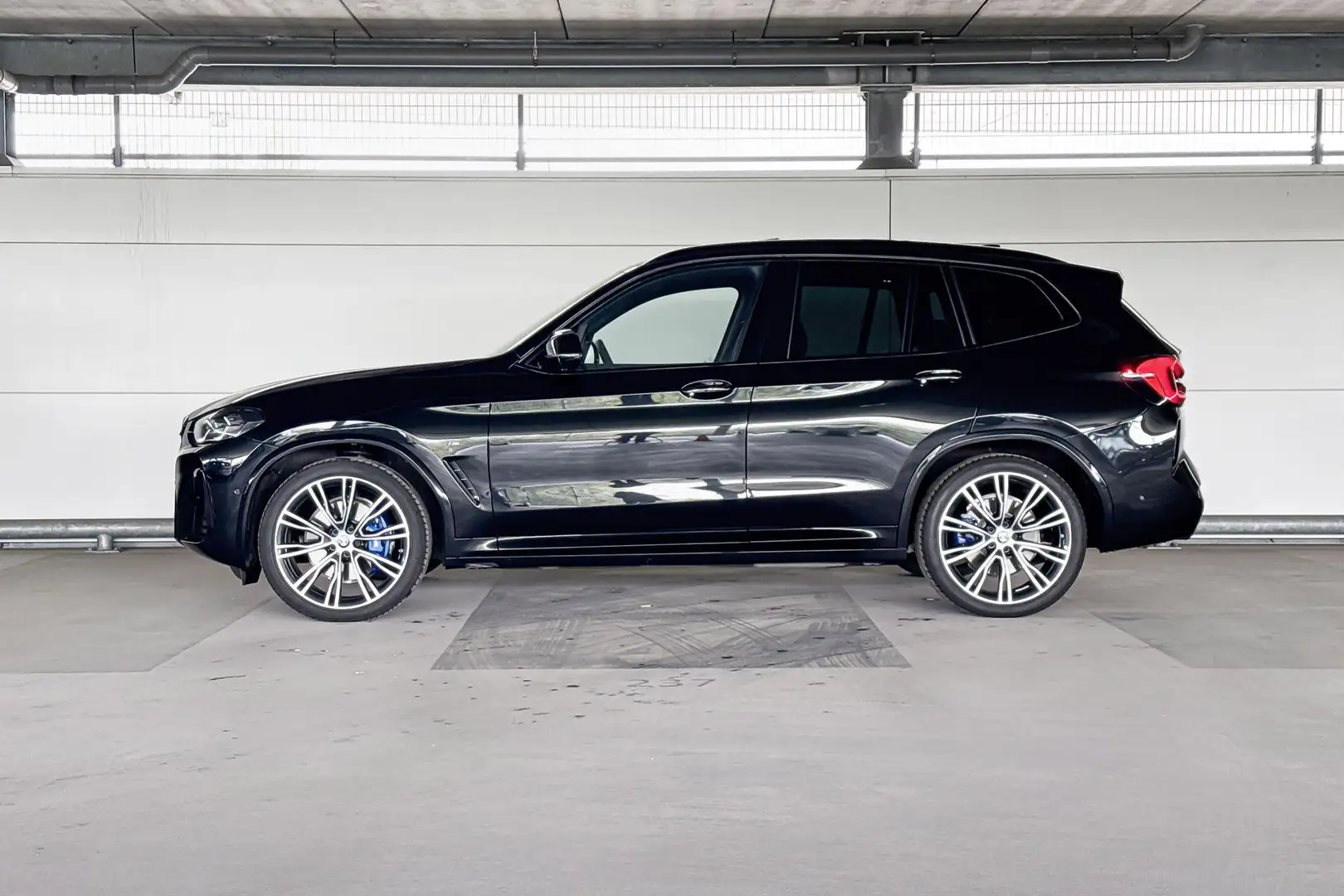 BMW X3 M40i xDrive High Executive Zwart - 2