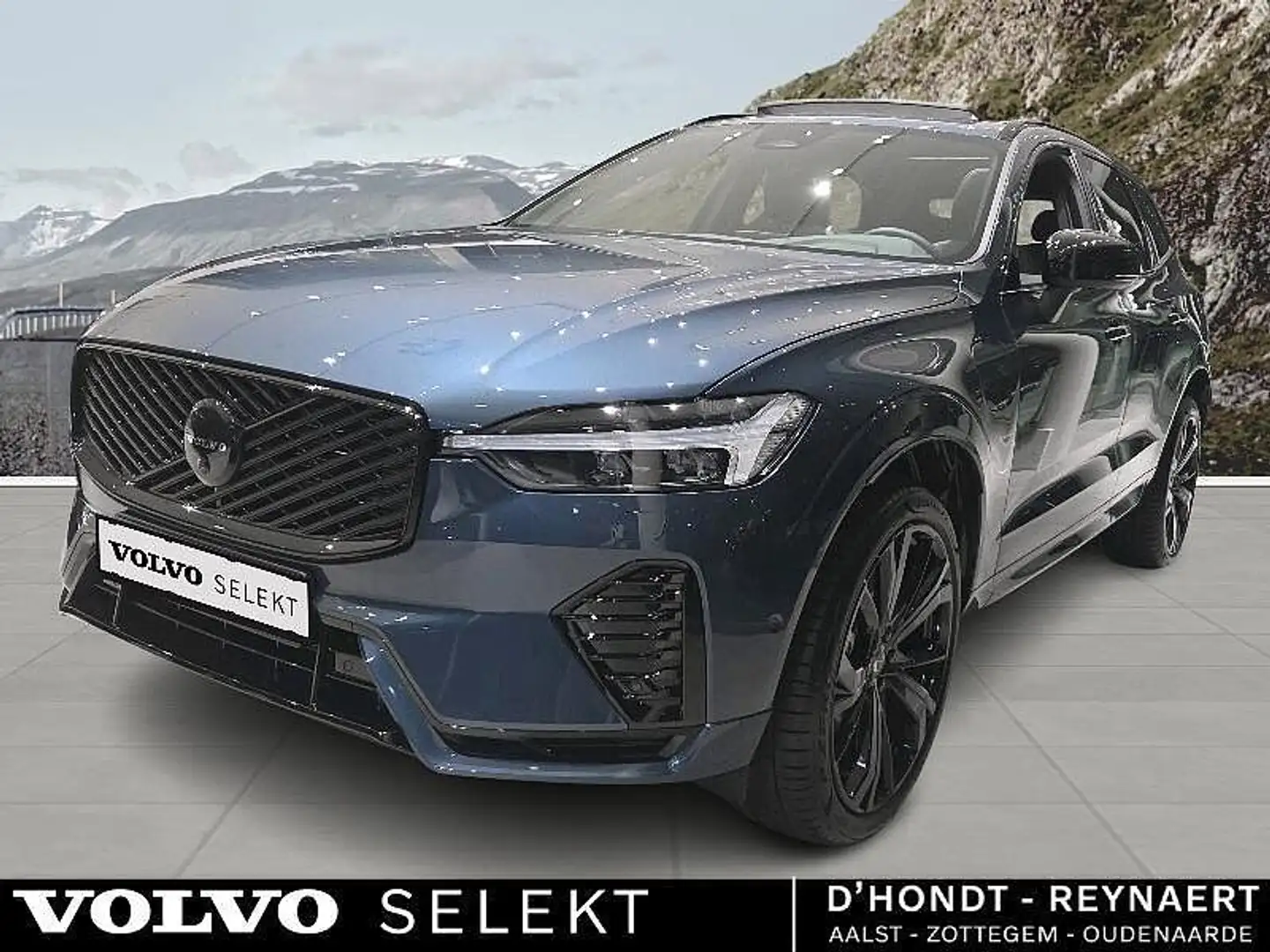 Volvo XC60 *STOCK* Black Edition Plus, T6 AWD Plug-in hybrid, Bleu - 1