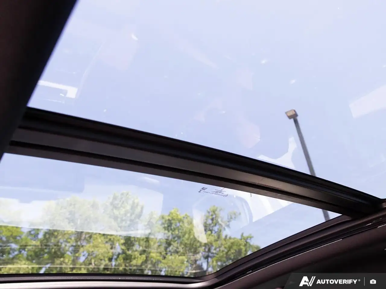 Lincoln Aviator снимка Lincoln Aviator