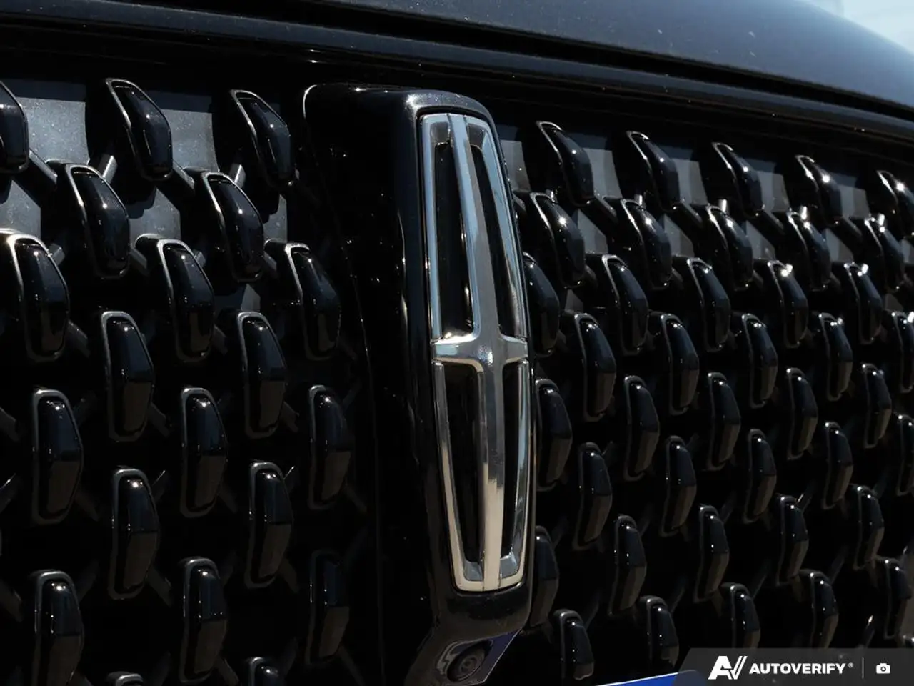 Lincoln Aviator снимка Lincoln Aviator