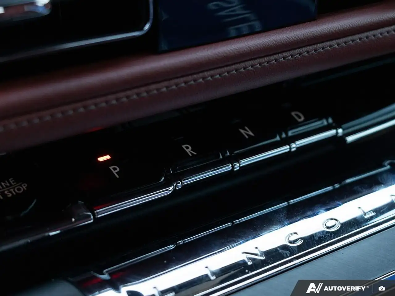 Lincoln Aviator снимка Lincoln Aviator