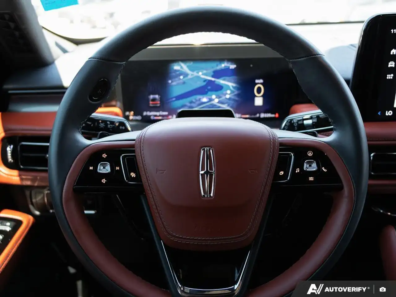 Lincoln Aviator снимка Lincoln Aviator