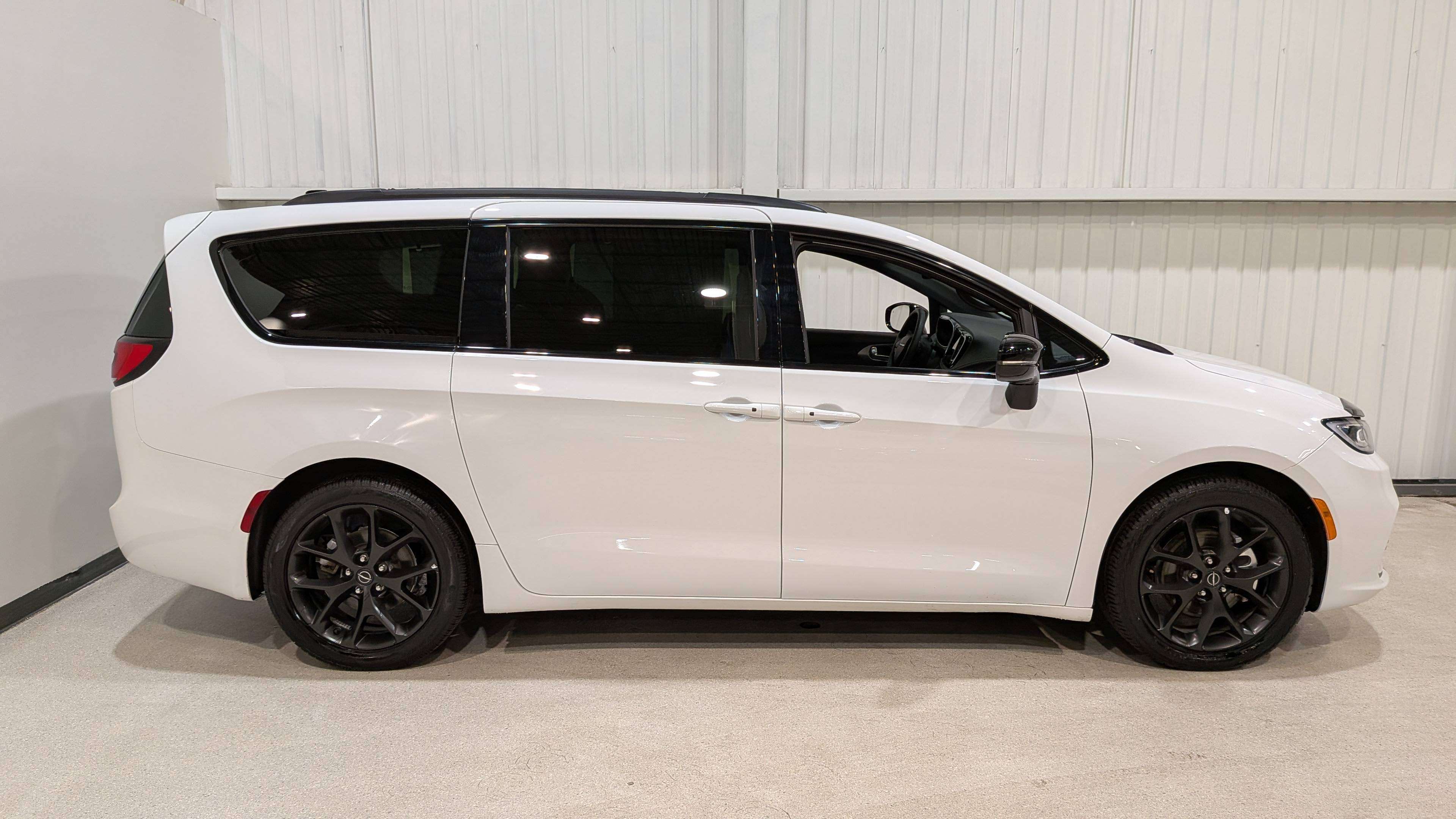 Chrysler Pacifica 2025
