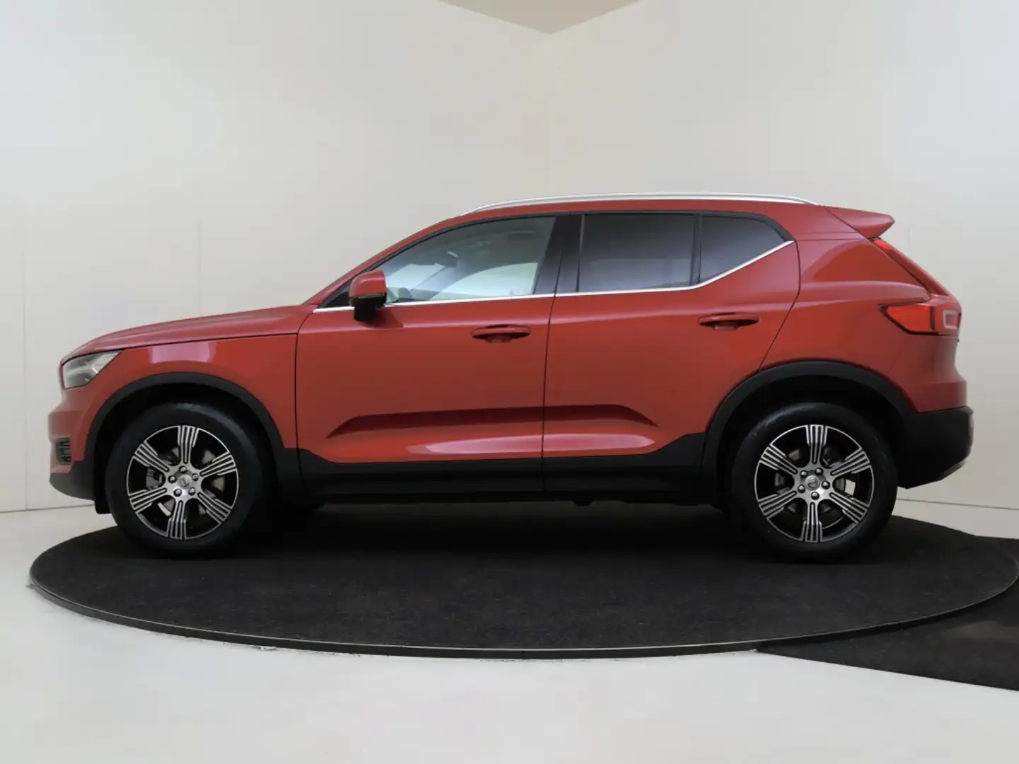 Volvo XC40 B3 Inscription | Panoramadak | Harman Kardon Rood - 2