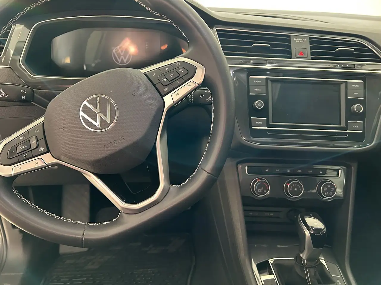 Volkswagen Tiguan снимка Volkswagen Tiguan