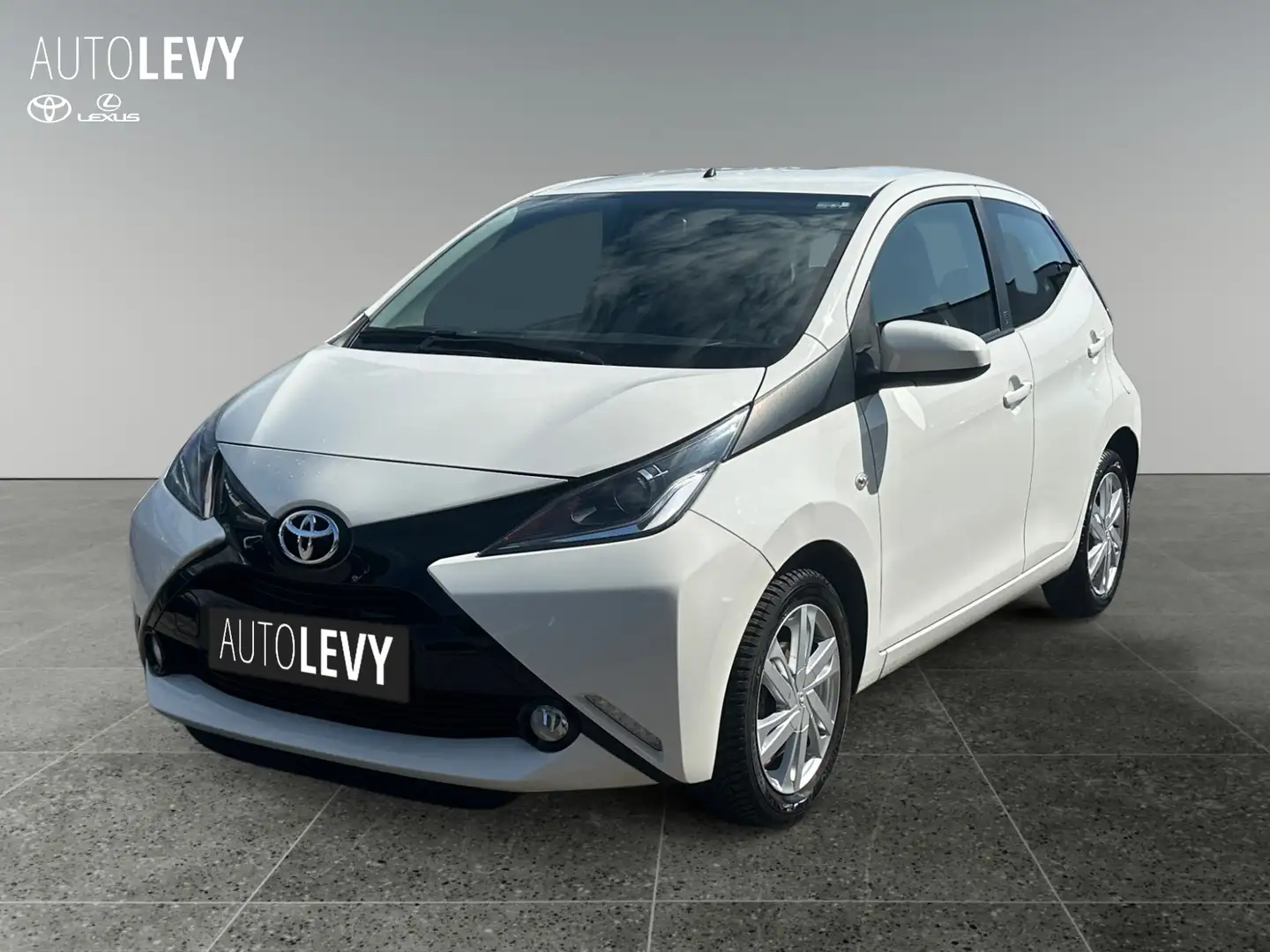 Toyota Aygo 1.0 x-play Team D +Alwetter+Klima+Kamera+ Білий - 2