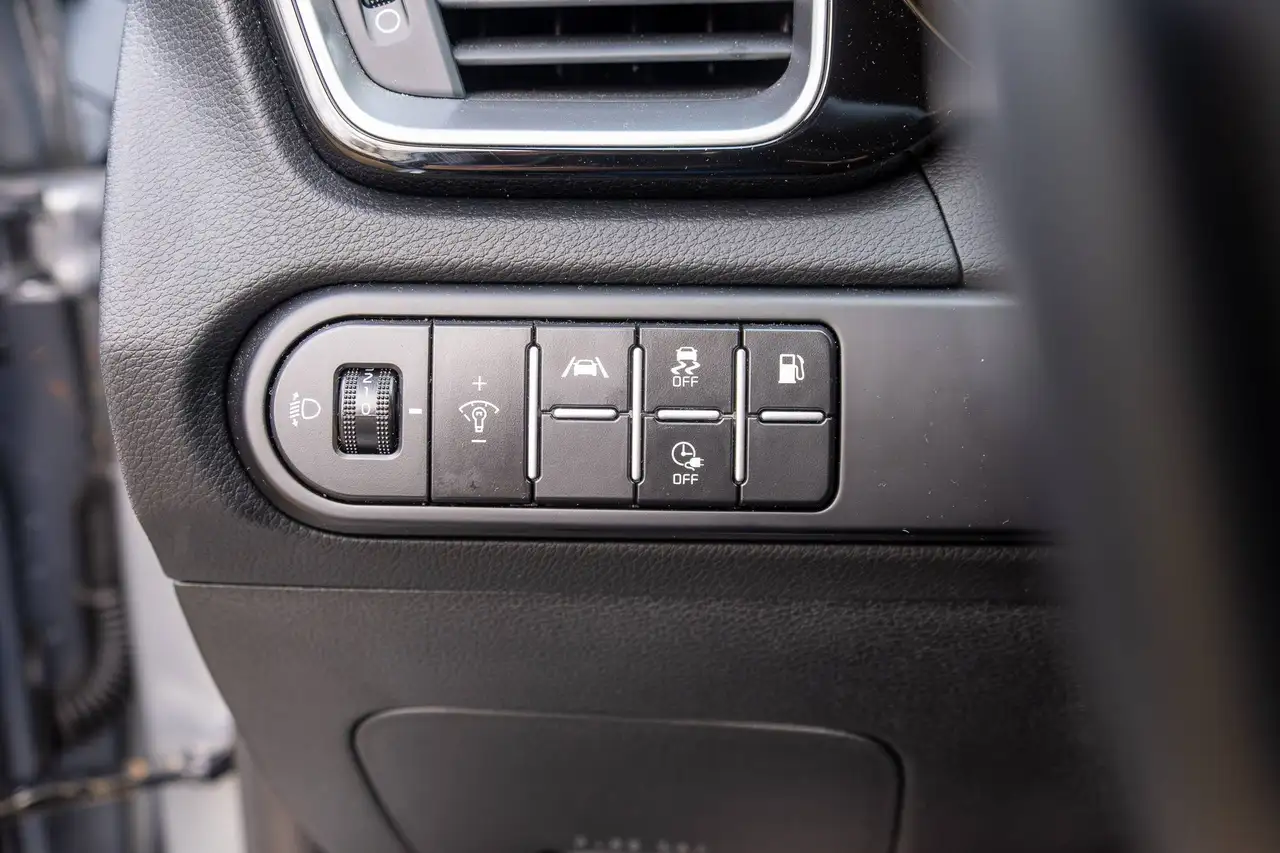 Kia Ceed SW 1.6 GDi PHEV Business Line DCT Leasing 100% deductible, миниатюра 20