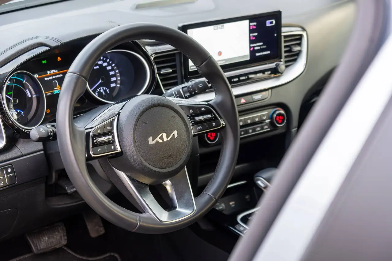 Kia Ceed SW 1.6 GDi PHEV Business Line DCT Leasing 100% deductible, миниатюра 13