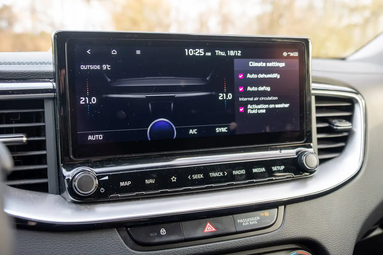 Kia Ceed SW 1.6 GDi PHEV Business Line DCT Leasing 100% deductible, миниатюра 19
