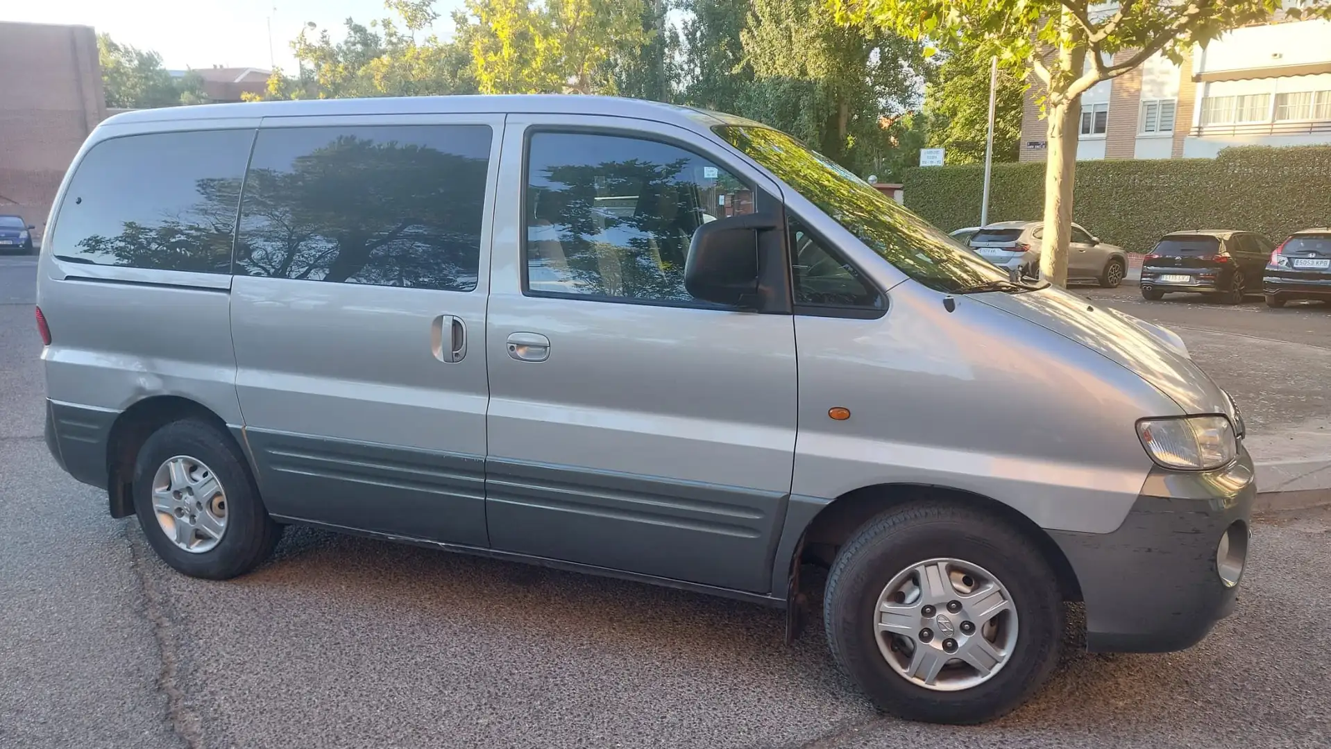 Hyundai H-1 H-1 2.5TCI SVX SVX Plateado - 1