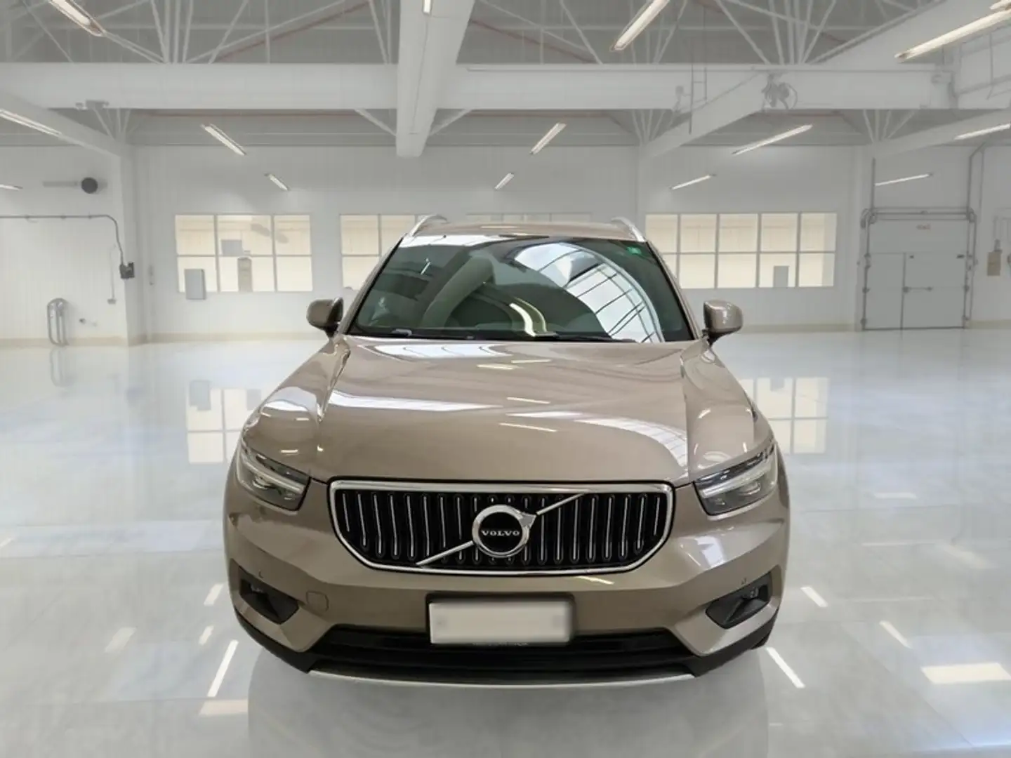 Volvo XC40 T5 Plug-in Hybrid Recharge Inscription Expression - 2