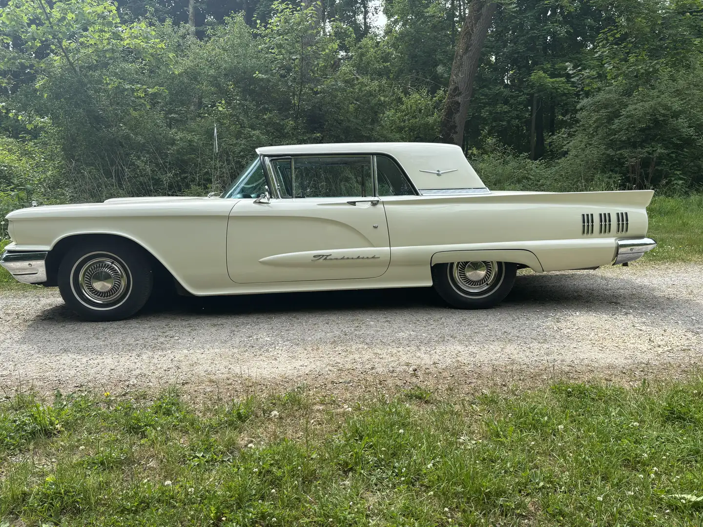 Ford Thunderbird Bej - 2
