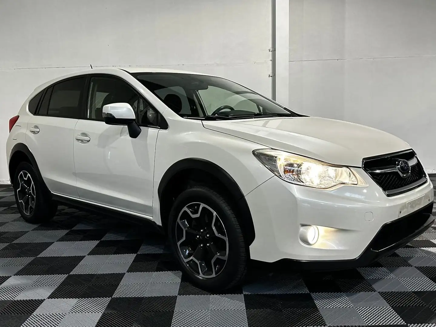 Subaru XV 2.0 D AWD Comfort Bílá - 1