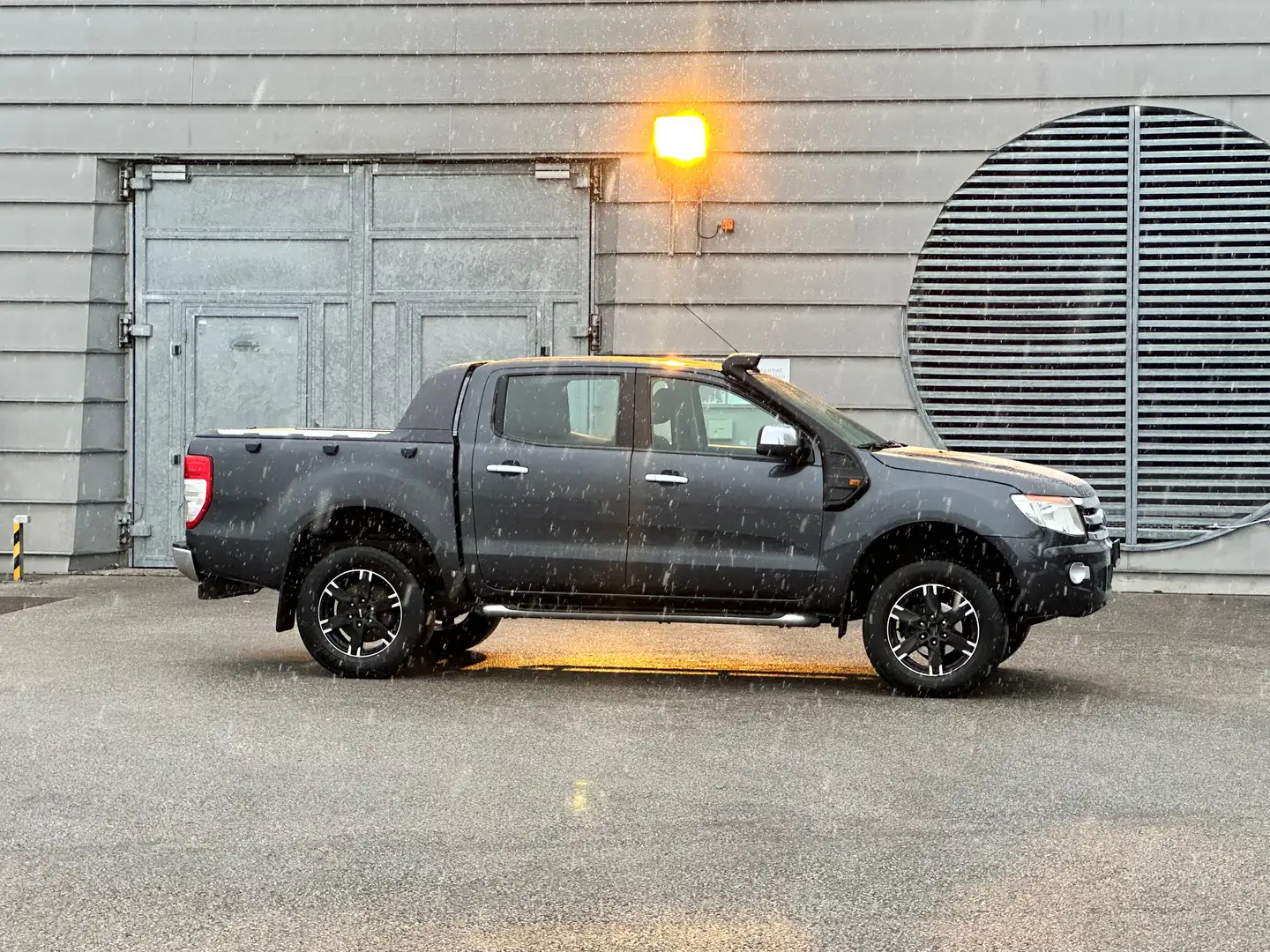 Ford Ranger XLT Doppelkabine 4x4 Höherlegung Luftschnorchel Gris - 2