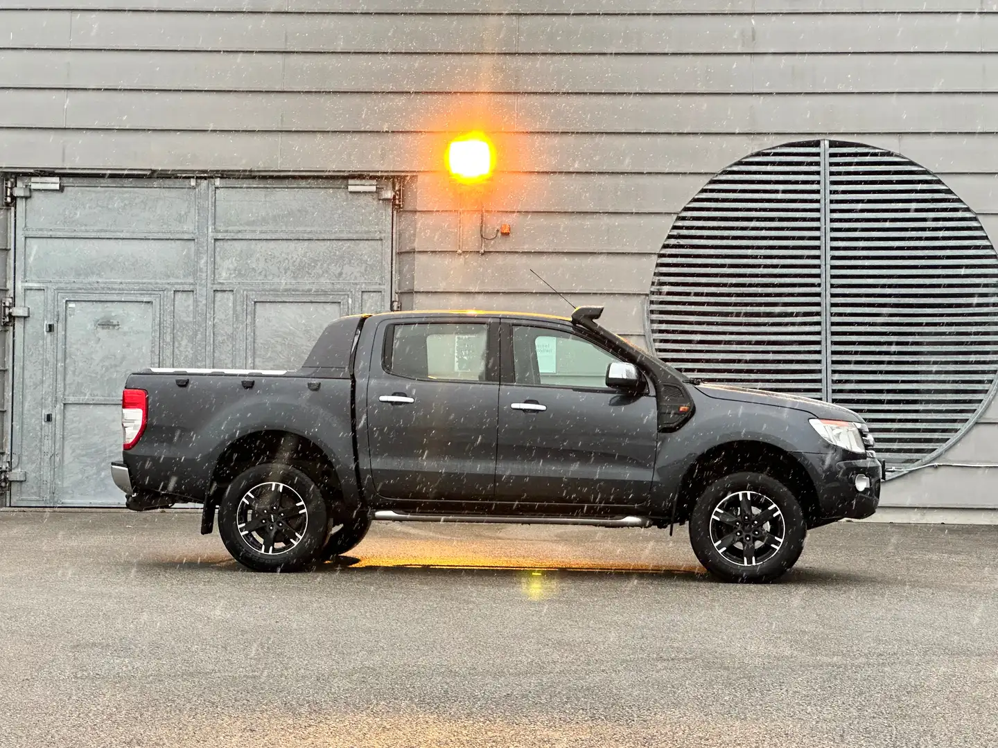 Ford Ranger XLT Doppelkabine 4x4 Höherlegung Luftschnorchel Gris - 1