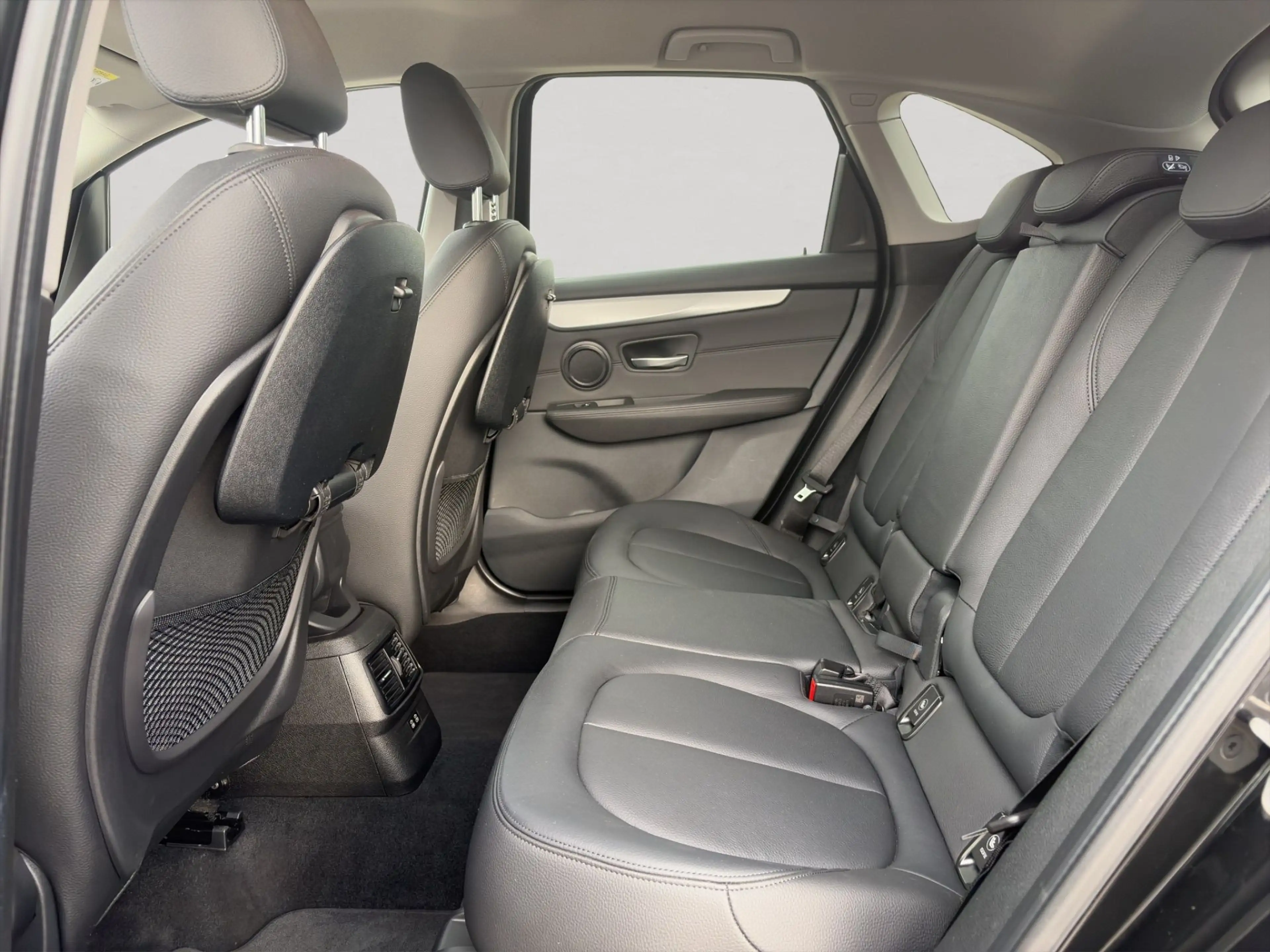 BMW 216 216d Active Tourer Advantage;LEDER;HEADUP;R-KAMER — photo 13