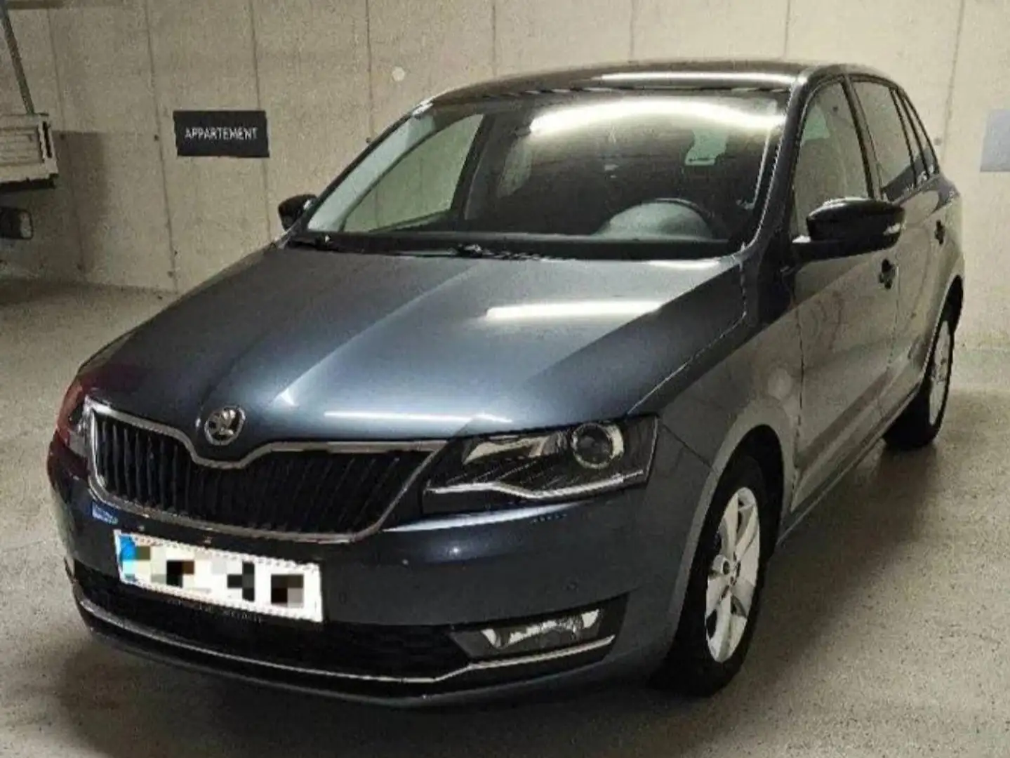 Skoda Rapid/Spaceback Rapid Spaceback 1,0 TSI Sport Sport Grau - 1