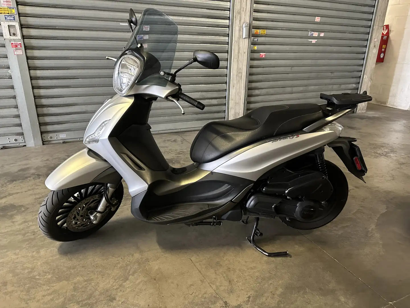 Piaggio Beverly 300 Beverly 300 S i.e. Argintiu - 1