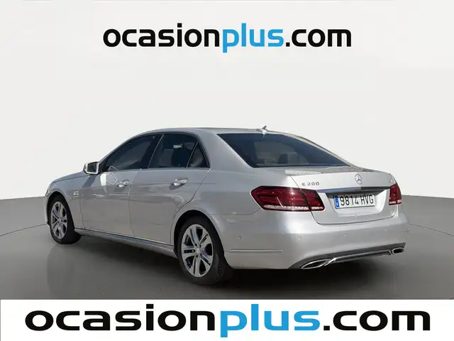 Mercedes-Benz E-Class view 3