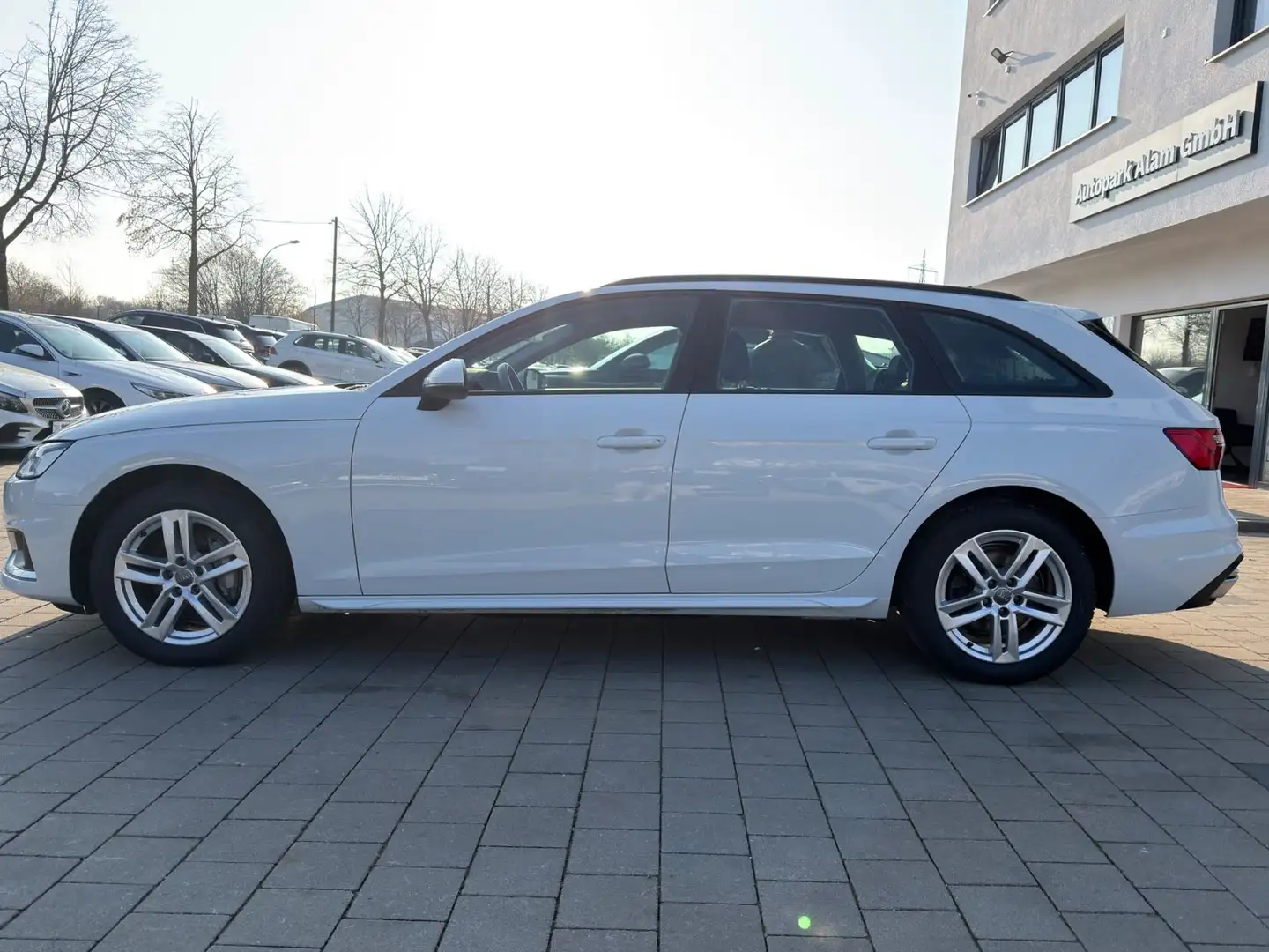 Audi A4 Avant 40 TDI quattro advanced ACC Lane ViCo Weiß - 2