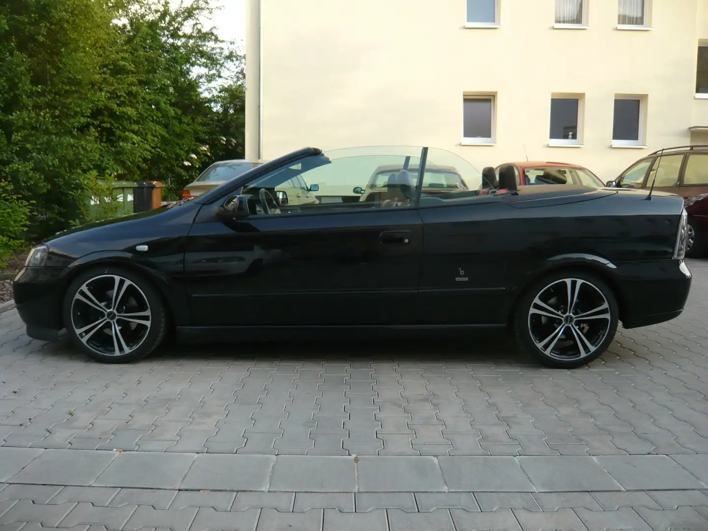 Opel Astra 2.2 16V Linea Rossa Чорний - 1