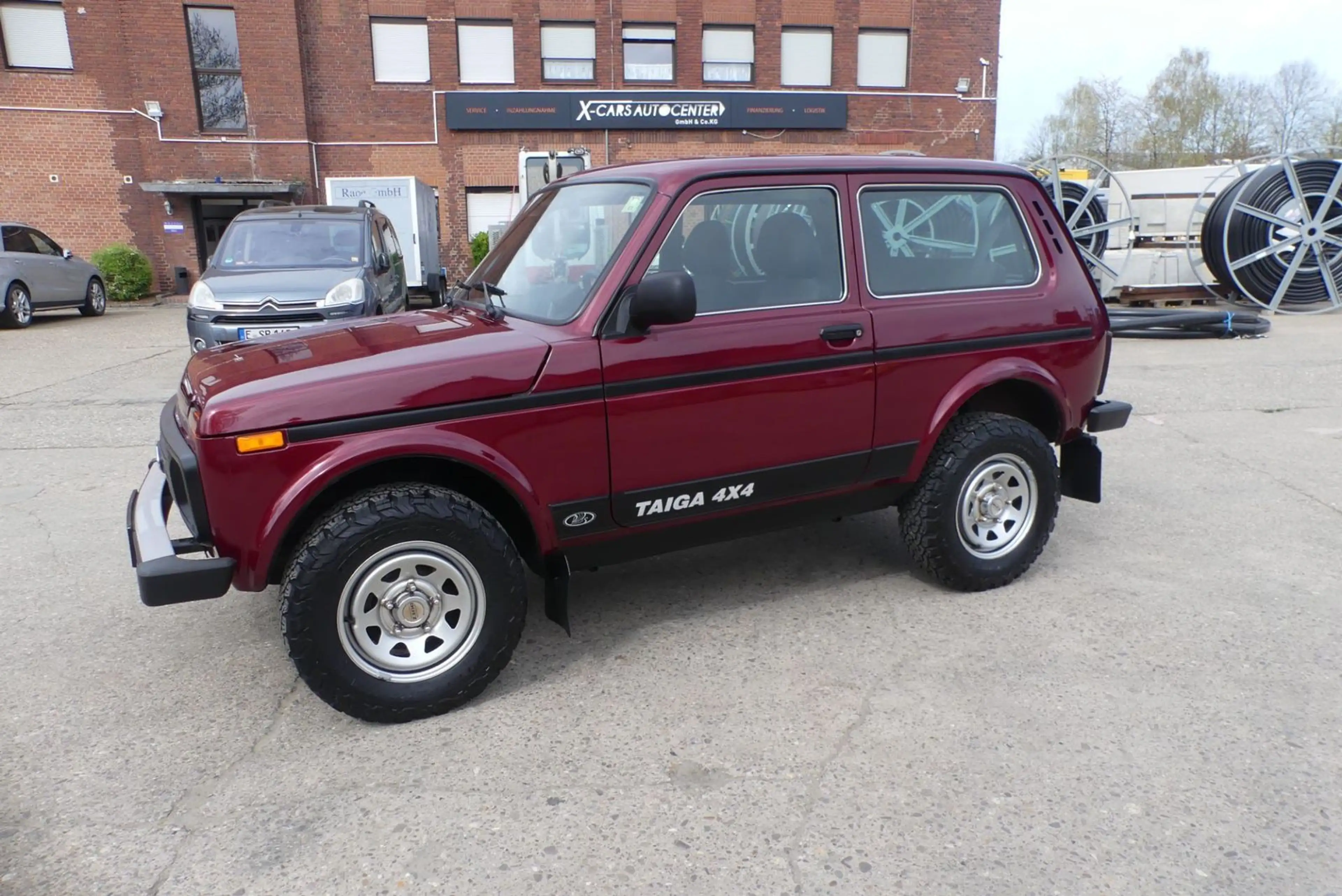 Lada Taiga Basis 1.7 4x4 Sound System*1.Hand