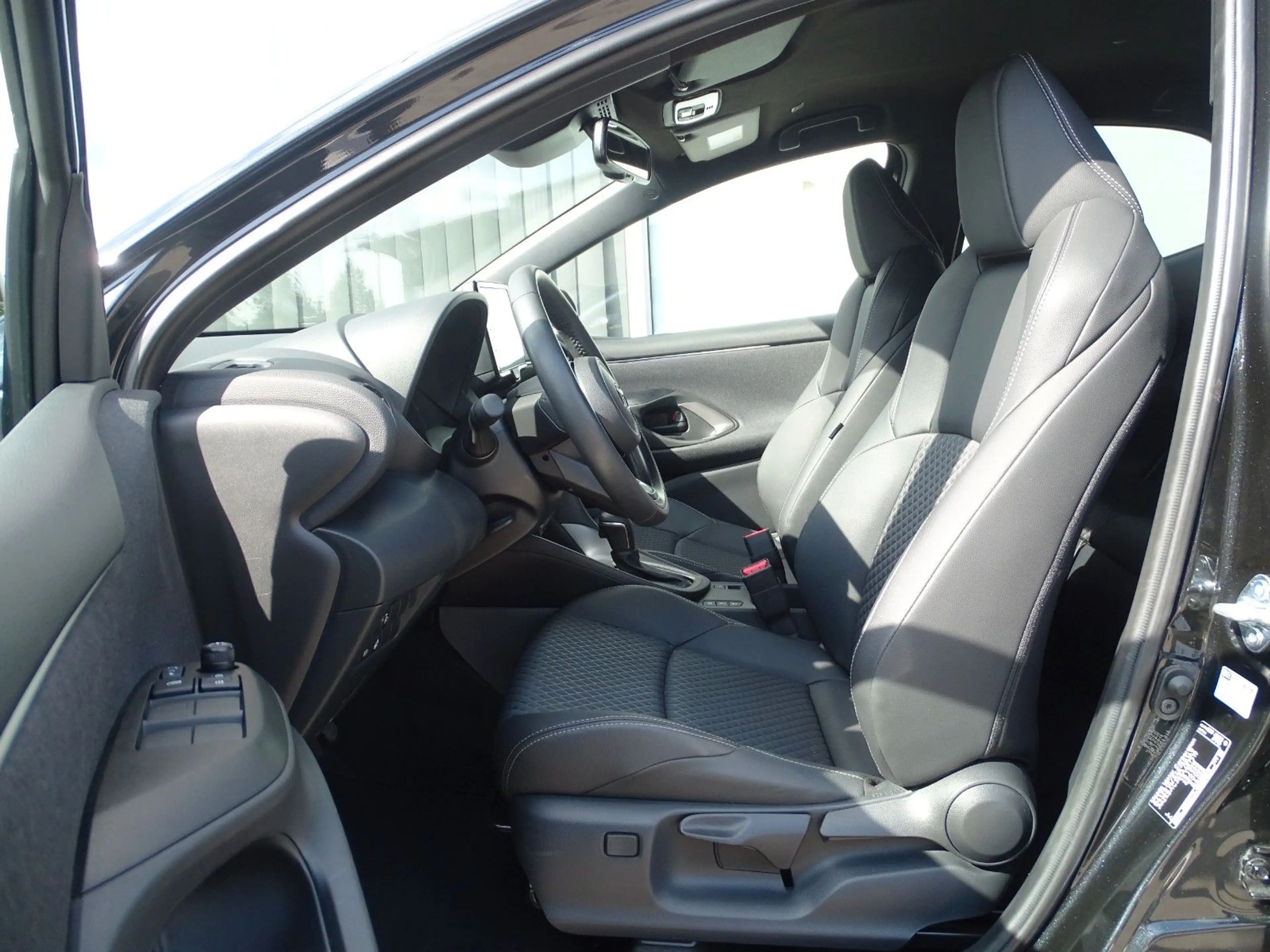 Mazda 2 Hybrid Lim. Homura *R.KAMERA*PP V+H*KEYLESSGO* — photo 10