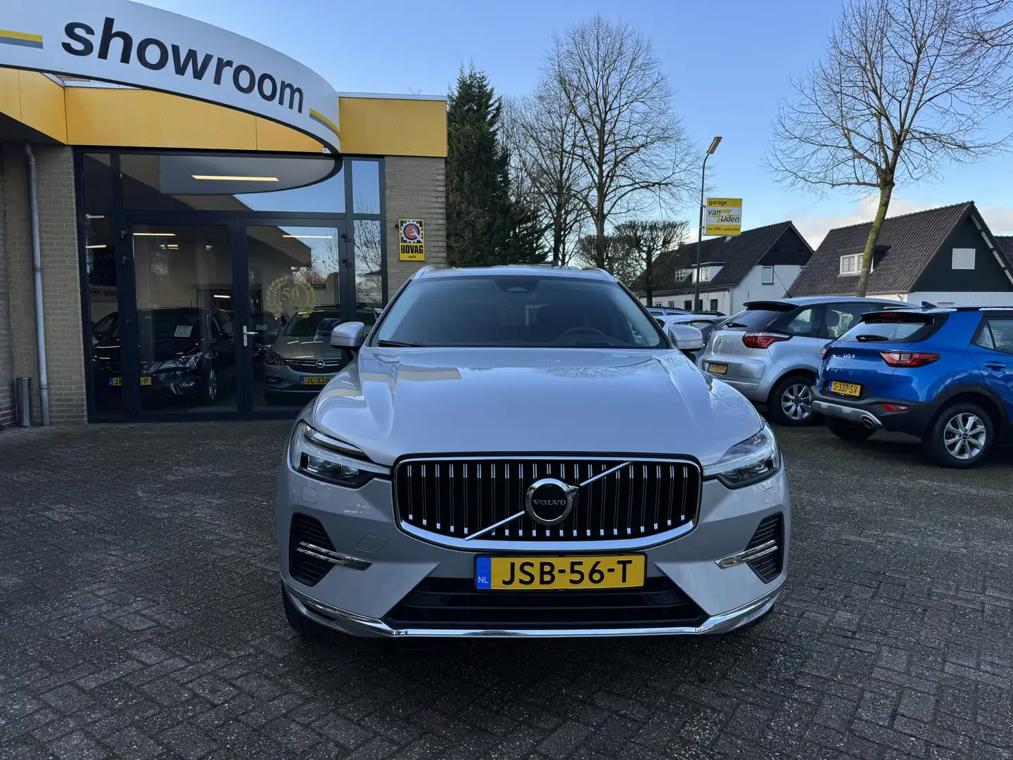 Volvo XC60 2.0 T8 Plug-in hybrid AWD Inscription Leder PanoSc Gris - 2