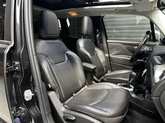 Jeep Renegade view 16