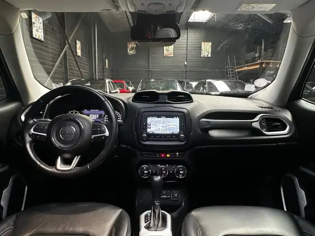 Jeep Renegade view 13