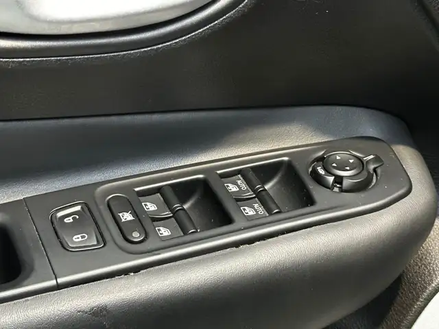 Jeep Renegade view 24