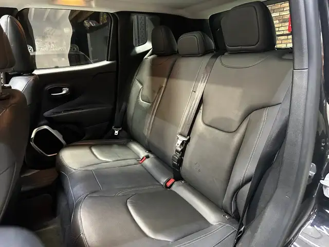Jeep Renegade view 18