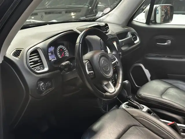 Jeep Renegade view 12
